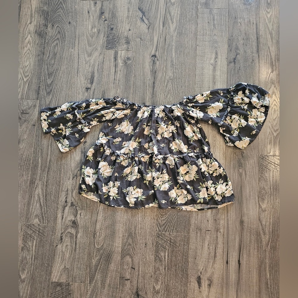 szS American Eagle Floral Off-Shoulder Peasant Top Tiered Bohemian Blouse